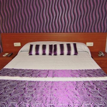 Hostal Miguel Angel Madrid Buitenkant foto