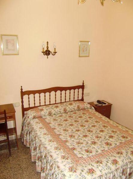 Hostal Miguel Angel Madrid Kamer foto