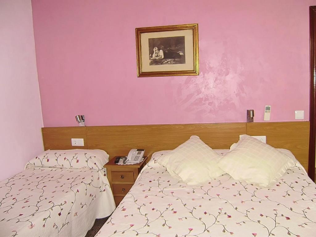 Hostal Miguel Angel Madrid Buitenkant foto