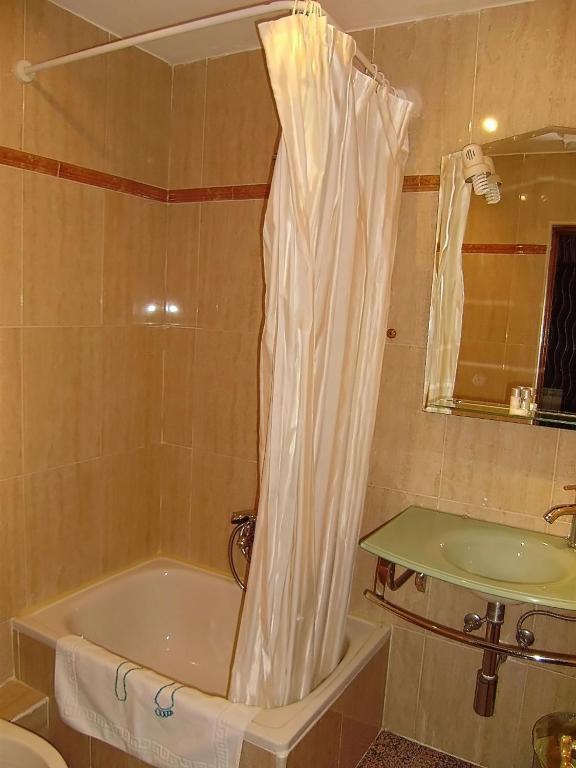 Hostal Miguel Angel Madrid Kamer foto